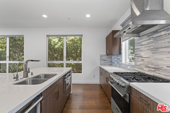 Building Photo - 1912 Liberty Ct