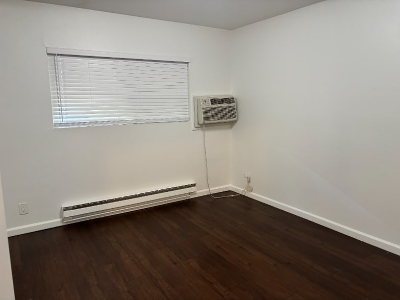 Building Photo - 14718 Magnolia Blvd