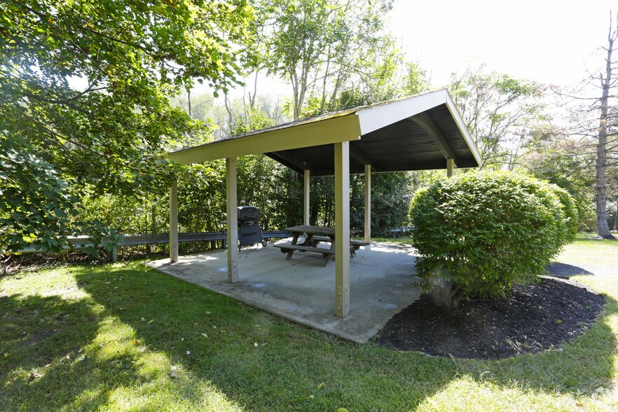 Annhurst Apartments 535 N Lewis Run Rd Jefferson Hills PA 15025