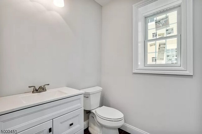 Building Photo - 26 Irving Pl