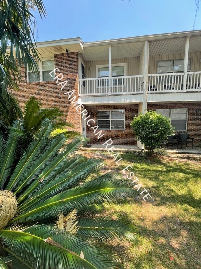 Building Photo - 613 Colonial Dr