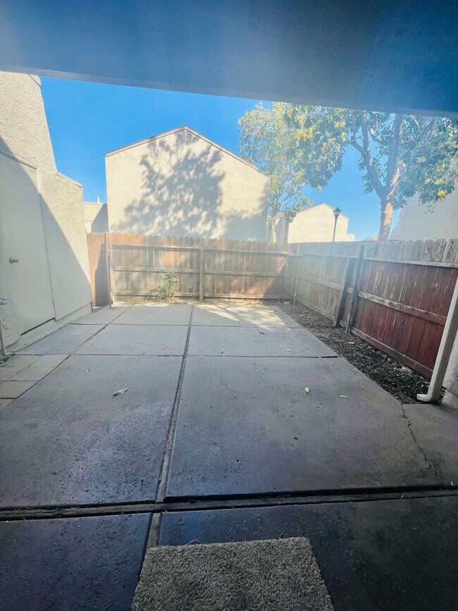 Building Photo - Todd Ranch Condo Welcome to the Todd Ranch Condo, 3-bedroom, 2-bathroom home located in the vibra...