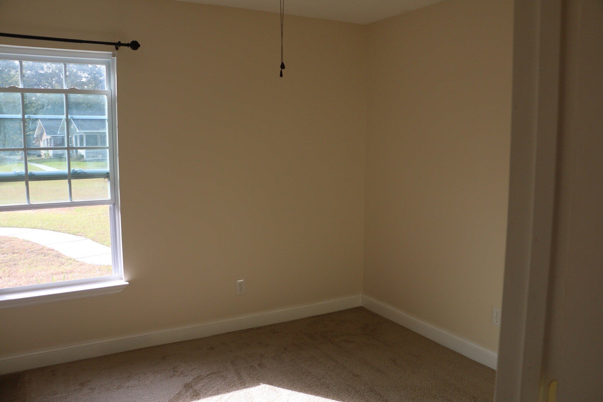 Building Photo - 14 Laurel Leaf Ln