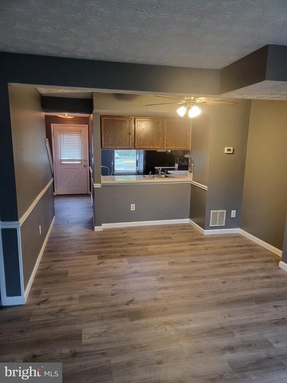 Building Photo - 1664 Devil Ln