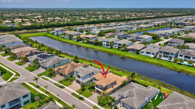 Building Photo - 17112 Aquavera Way