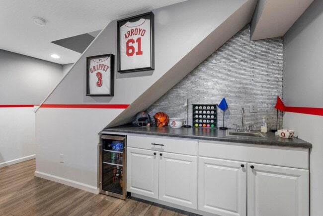 Building Photo - 9282 Weigela Ct