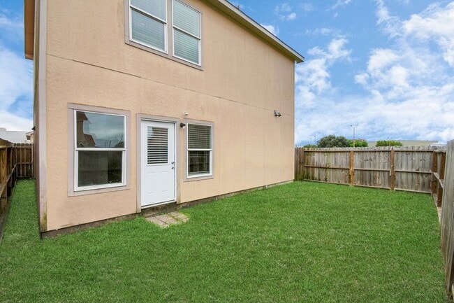 Building Photo - 8706 Beviamo St