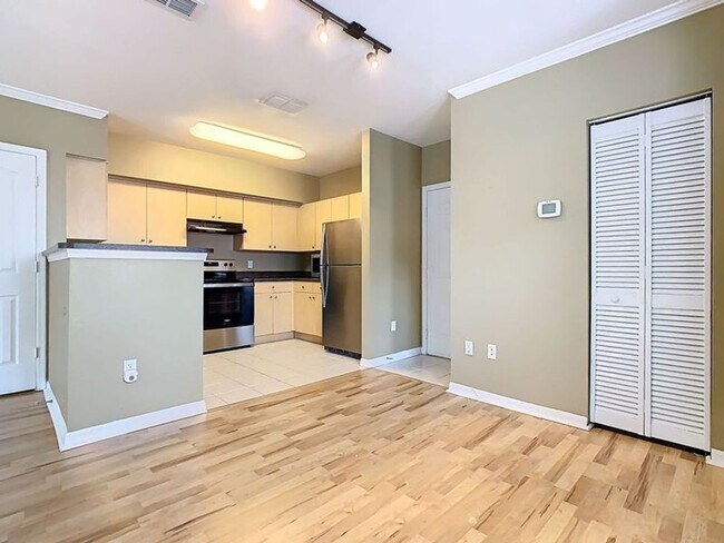 Building Photo - 2 Bedroom 2 Bathroom Townhome is Siena at ...