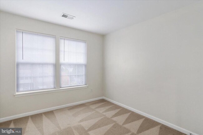 Building Photo - 15 Tidewater Terrace