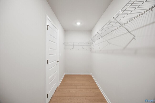 Building Photo - 4608 Hampton Glen Circle SE