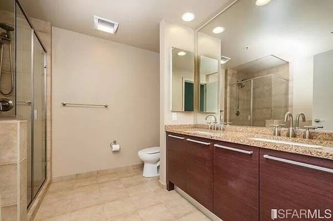 Building Photo - Luxury Corner Unit in Rincon Hill: 2 Bed/2...