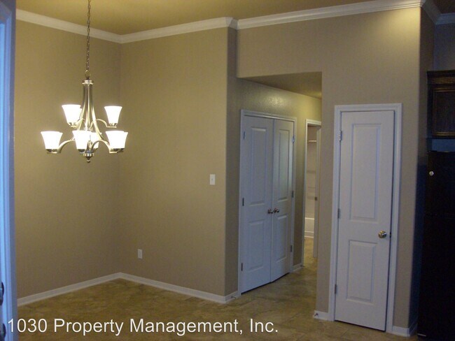 Building Photo - 3107 Lineage Loop