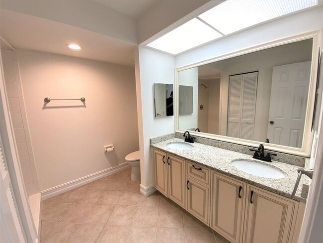 Building Photo - ** REGENCY WOODS ** 3 BED / 2 BATH - CONDO - CARPORT - SOUTH NAPLES - ANNUAL RENTAL