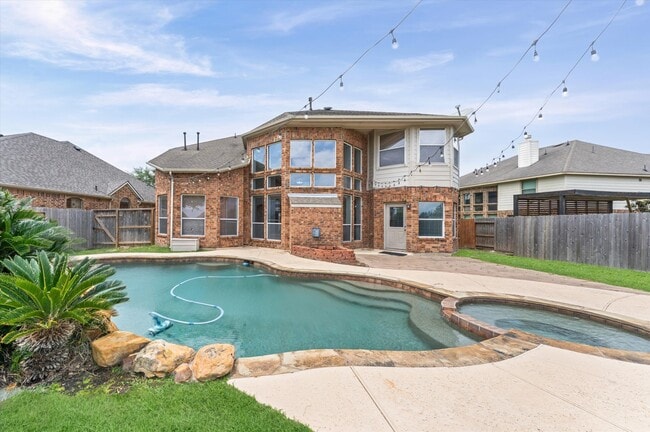 Building Photo - 13402 Great Creek Dr