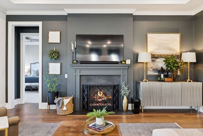 Building Photo - Luxurious living space *Fully furnished and impeccably designed*