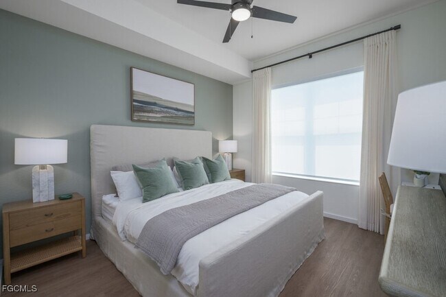 Building Photo - 8552 Collier Blvd