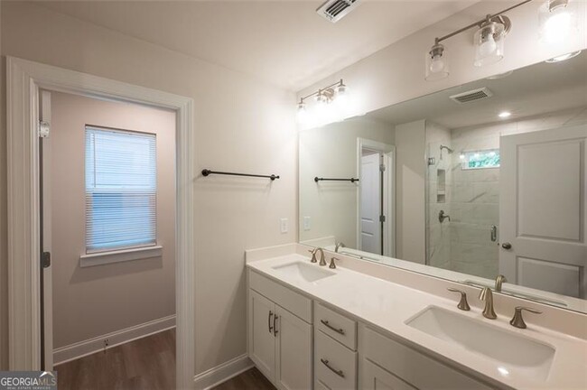 Building Photo - 717 Stickley Oak Way