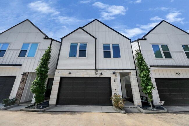 Building Photo - 849 Martin St