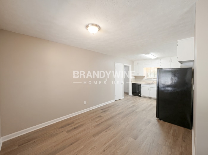Building Photo - 2150 Moon Dr SW