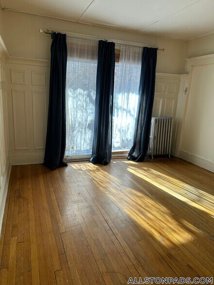 Building Photo - 192 Kelton St