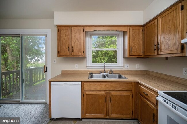 Building Photo - 2111 Mills Dr