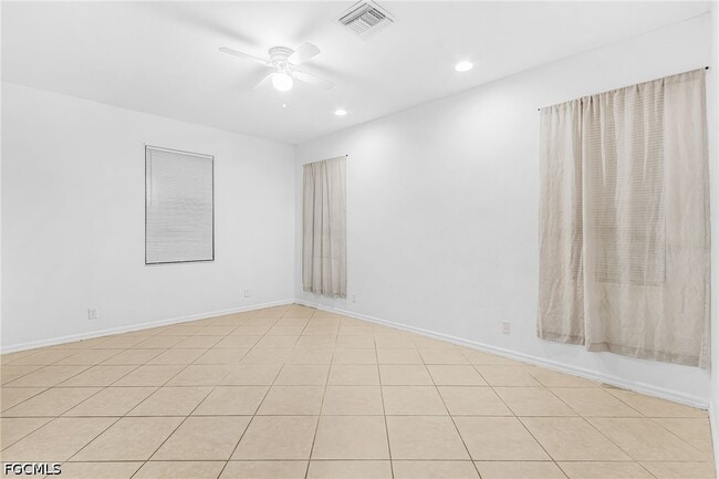 Building Photo - 831 NW 30th St
