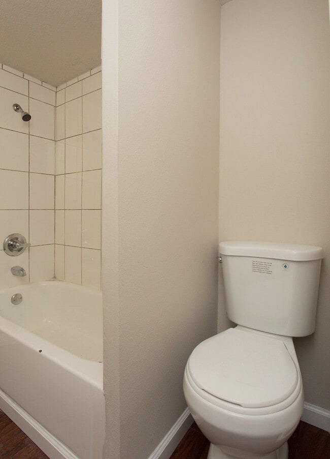 Building Photo - Beautiful 3 Bedroom 1 Bath Home - Pyramid ...