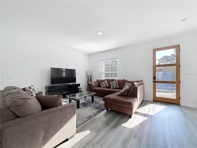 Building Photo - 16950 SW 42 Ave