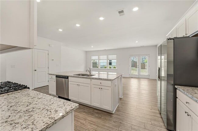 Building Photo - 649 Isom Walk