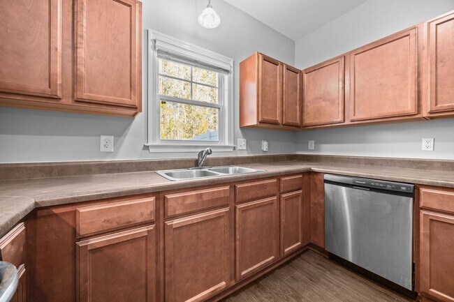 Building Photo - Welcome to Carolina Forest!