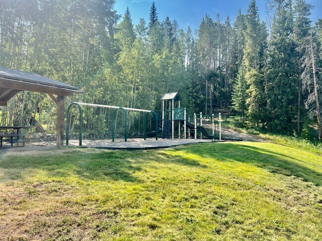 Building Photo - 225 Hi Country Dr