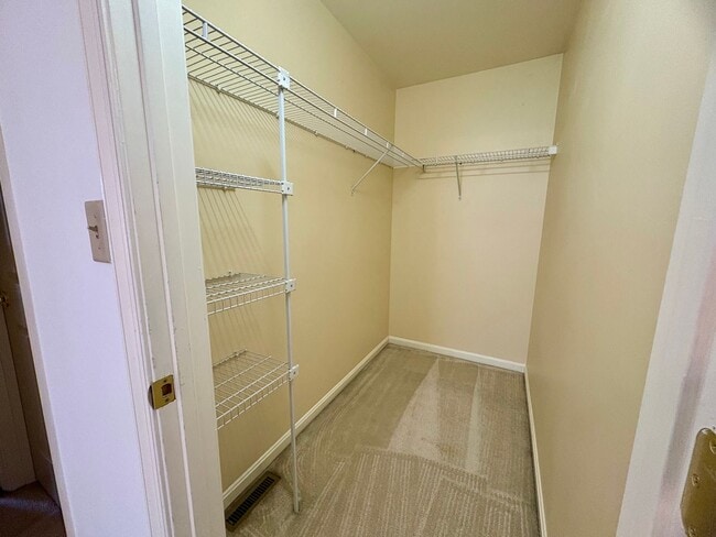 Building Photo - 2 Bedroom 2.5 Bathroom Townhome in Mechani...