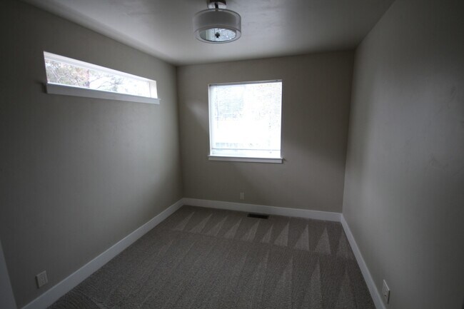 Building Photo - dou499