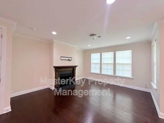 Building Photo - 761 McRae Rd