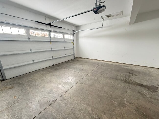 Building Photo - 754 Sedgegrass Dr