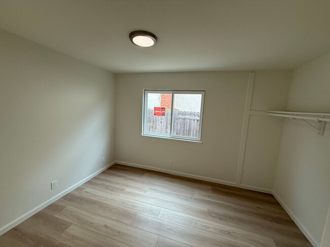 Building Photo - A nice Mission Oaks Home for Rent