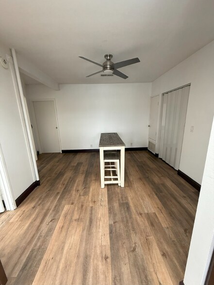 Building Photo - 302 1/2 Marine Ave