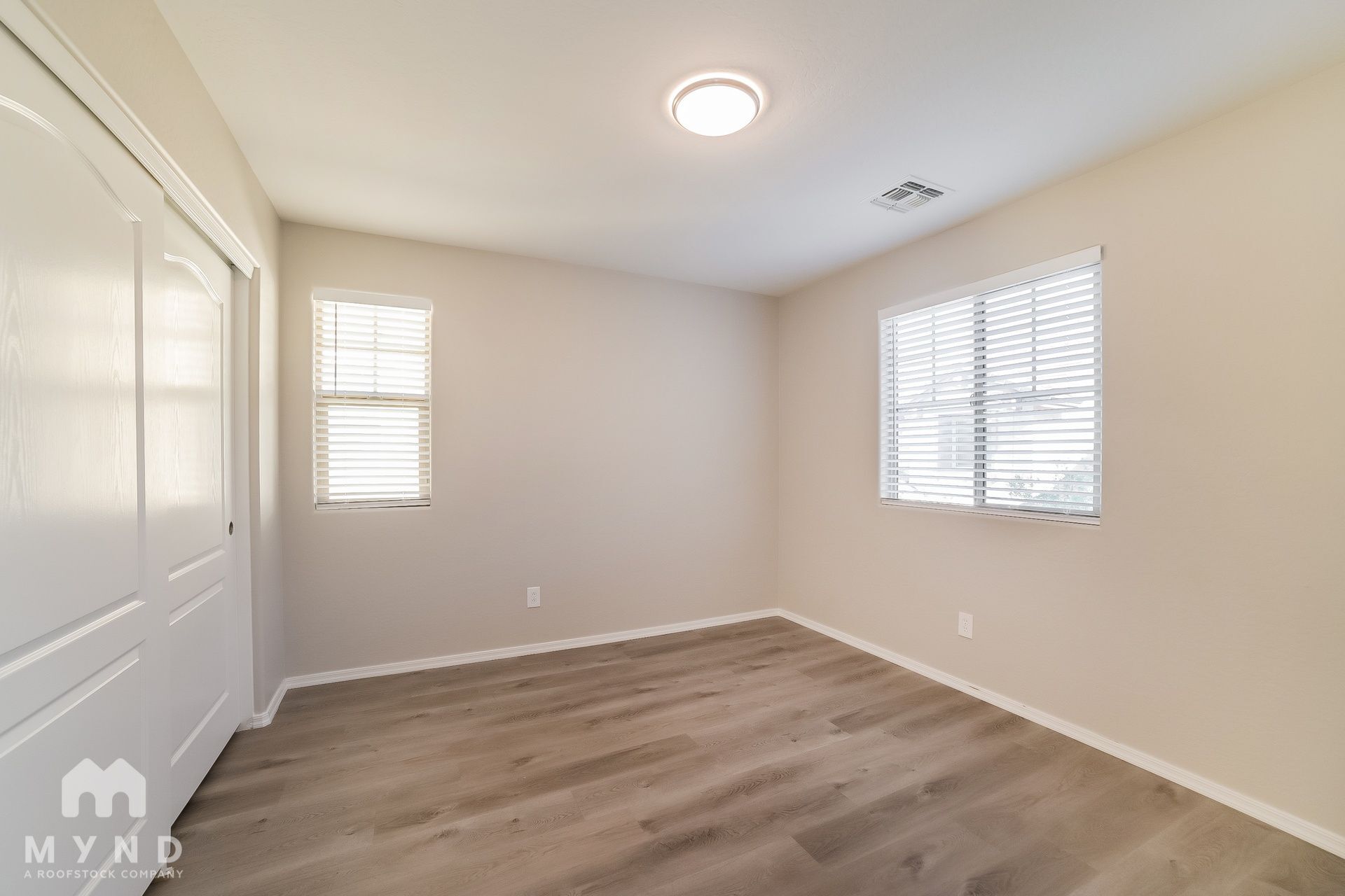 Building Photo - 2566 E Boston St