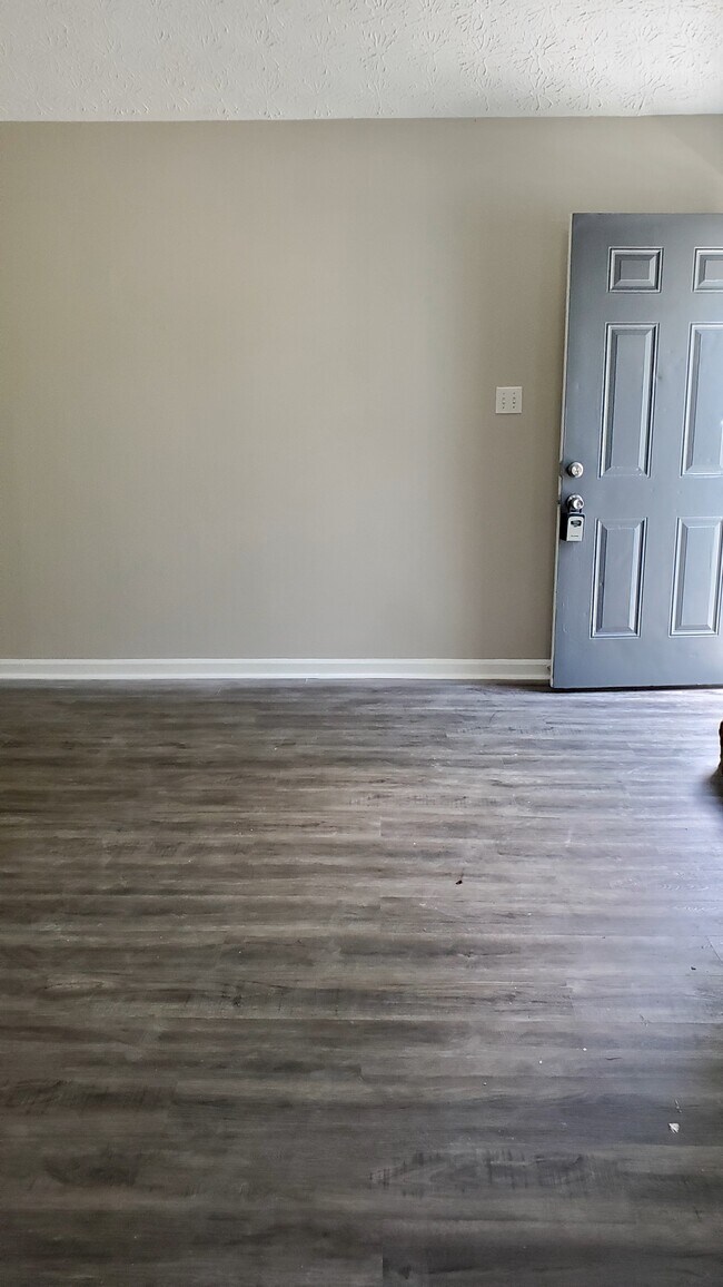 Living Room - 2931 Lakemont Dr SW