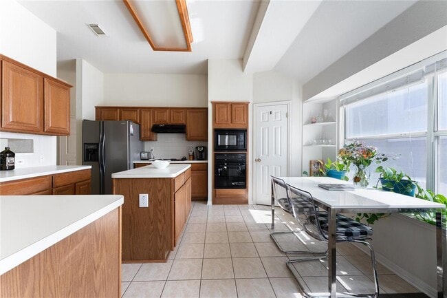 Building Photo - 11120 Savin Hill Ln