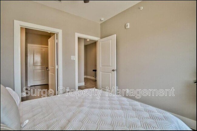 Building Photo - 13609 Pinnacle Cir W