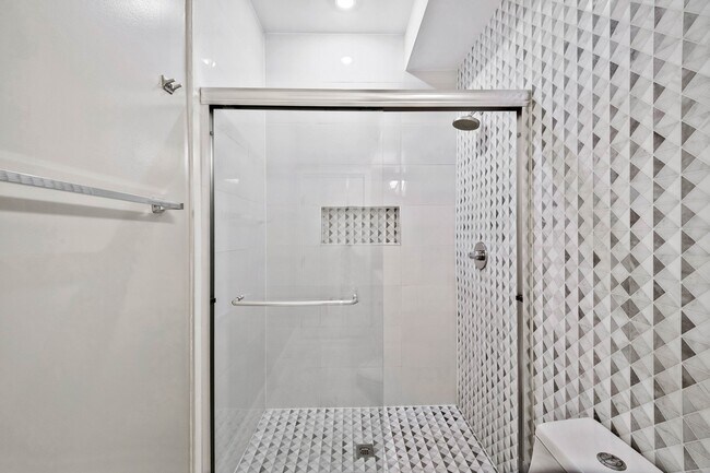 Building Photo - 1638 K St NW