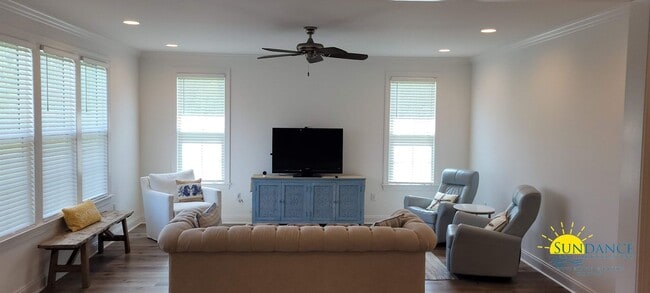 Building Photo - Luxury Living - Highly Desired Watersound Origins!