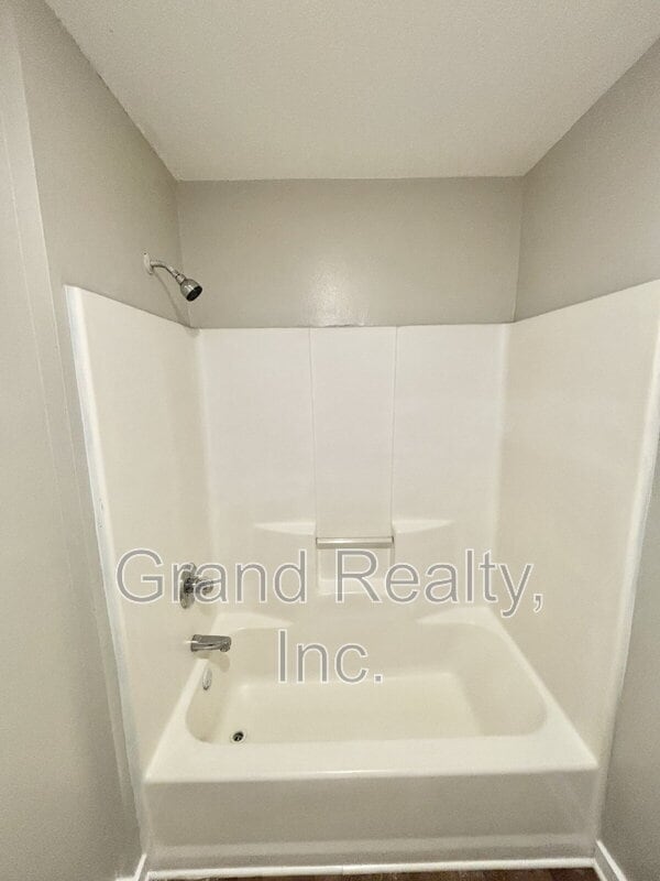 Building Photo - 4520 Limit St