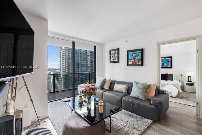 Building Photo - 801 S Miami Ave