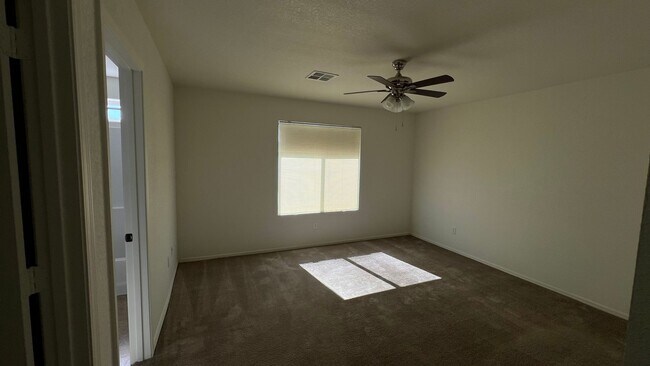 Building Photo - DESERT SANDS