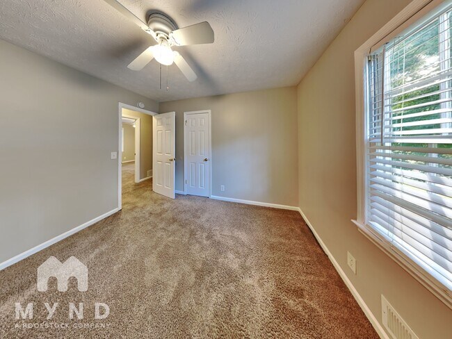 Building Photo - 2475 Suncrest Ct