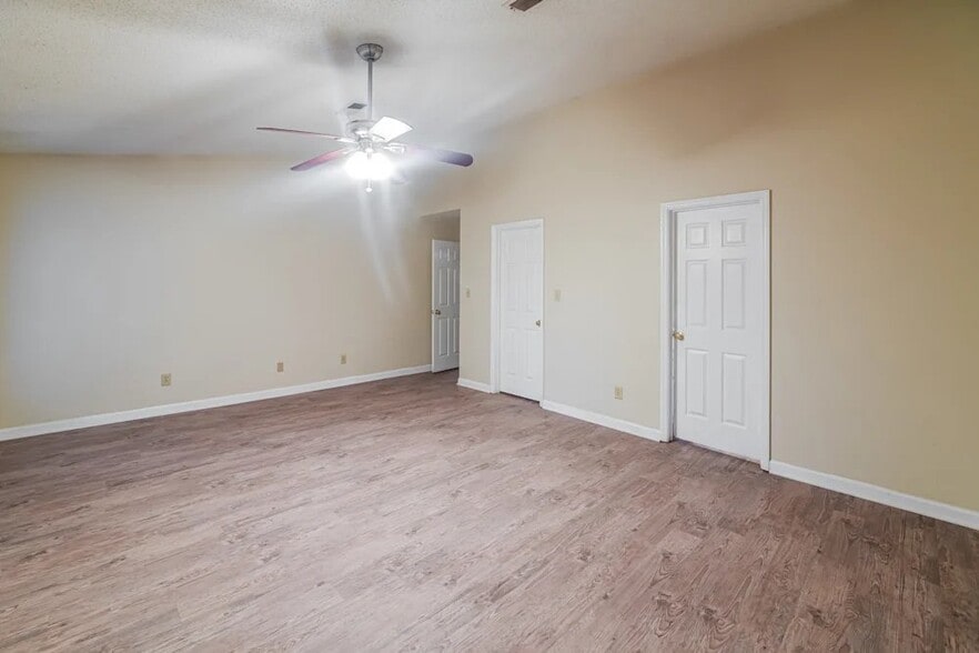 Building Photo - 7854 Dogwood Way