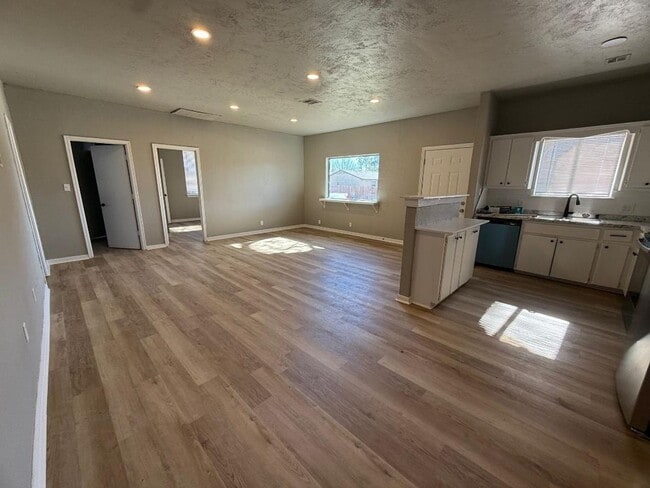 Building Photo - Beautifully Remodeled 2 Bed | 1 Bath | 1-Car Garage on Large Lot