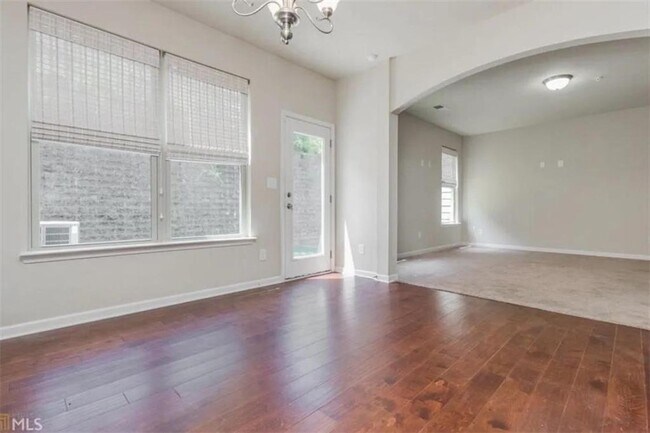 Building Photo - 3369 Castleberry Village Cir